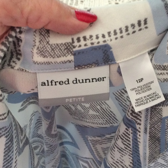 Blouse - Picture 2 of 3