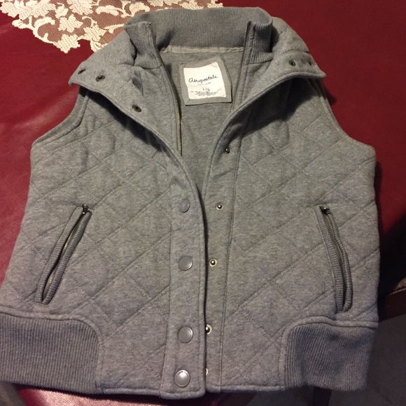 Grey Aeropostale vest