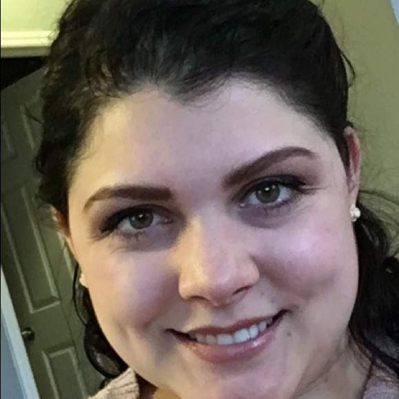 Meet your Posher, Jen - Picture 1 of 7