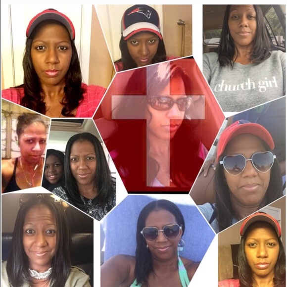 πMEET YOUR POSHER, ANGELπ - Picture 3 of 4