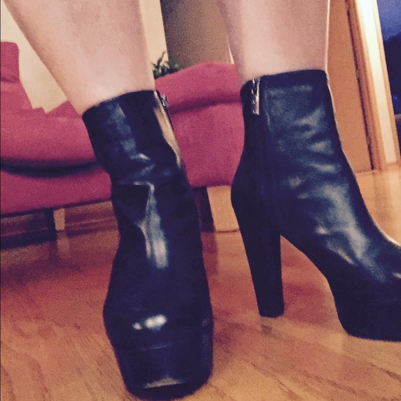 Michael Kors Boots size 6.5