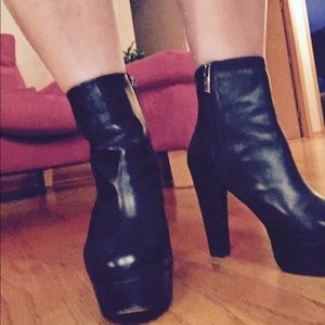 Michael Kors Boots size 6.5