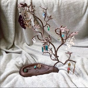 Bronze tree jewelry holder