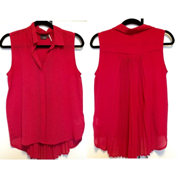 🚫SOLD🚫 Pleated Back Blouse