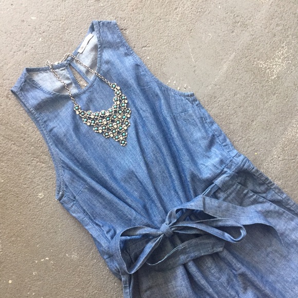 SOLD Gap chambray jumpsuit - Picture 3 of 4