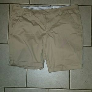 Khaki Bermuda shorts