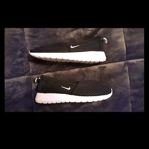 Nike Roshe Slip Ons