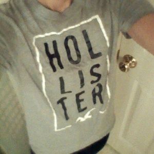 Sm Hollister Gray Tee (Fits like Medium?)