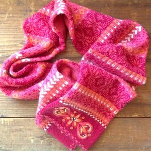 100% Icelandic wool fair isle scarf