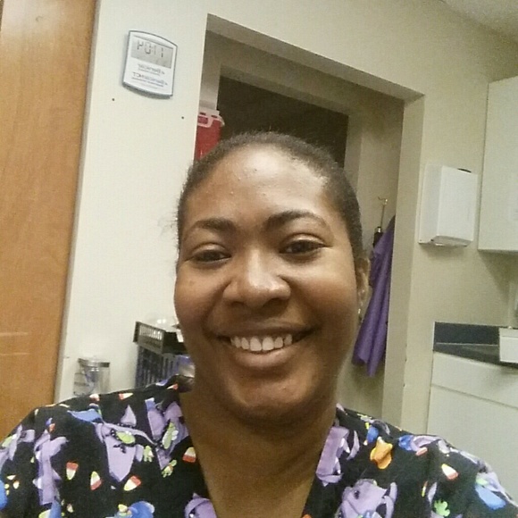 Meet your Posher, Adrienne - Picture 1 of 1