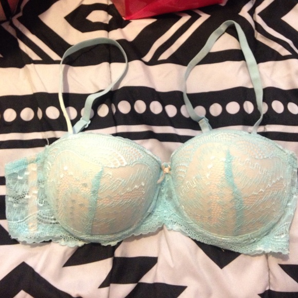 34 B strapless bra with the straps