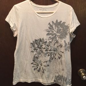 Eddie Bauer white tee with Grey sequence flowers