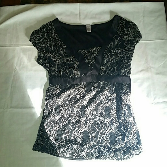 Merino Black & White V neck dress shirt Size Small