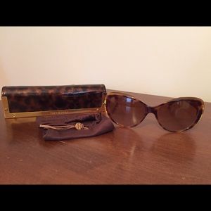 Tory Burch Polarized Sunglasses in Tortoise TY7005