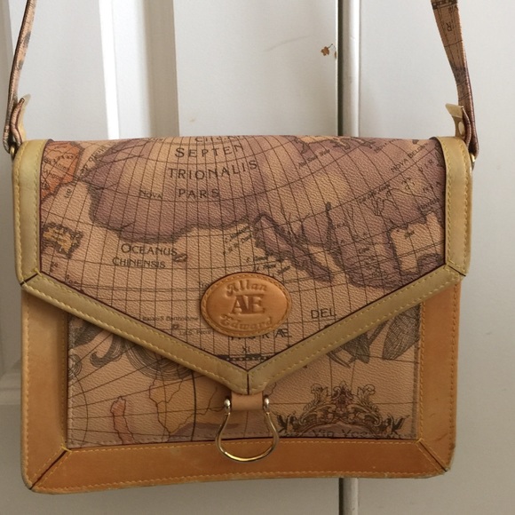 Allan Edward map purse