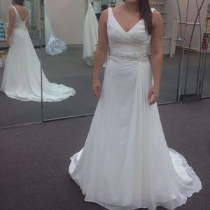 NWT! STUNNING Ivory Wedding Dress! David's Bridal