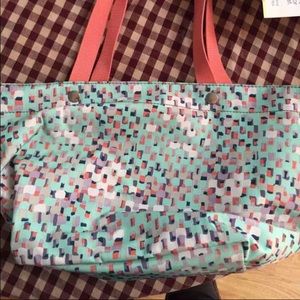 Fossil keeper tote