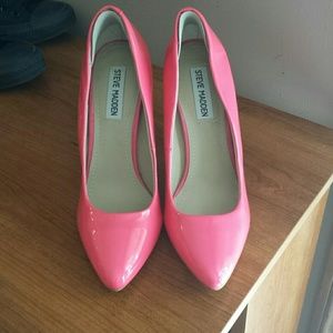Steve madden hot pink pumps