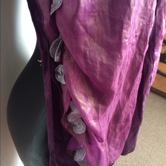 Beautiful purple scarf with gold tones and silver - Picture 2 of 3