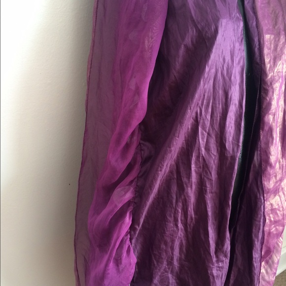Beautiful purple scarf with gold tones and silver - Picture 3 of 3