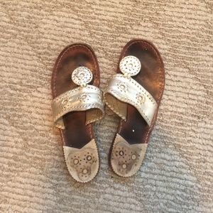 HOLDING Jack Rogers, platinum!