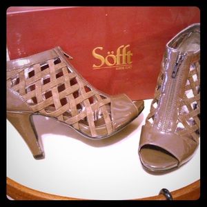 Sofft reign booties
