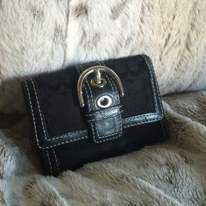 BLACK LEATHER AND FABRIC COACH WALLET 😍❤️