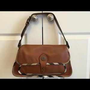❤️SOLD❤️Burberry Shoulder Bag
