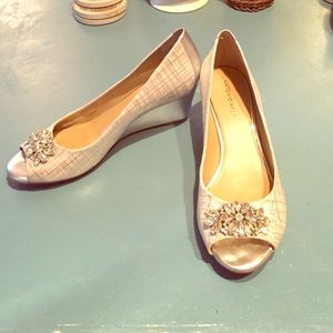 Antonio Melani silver and white dressy wedges