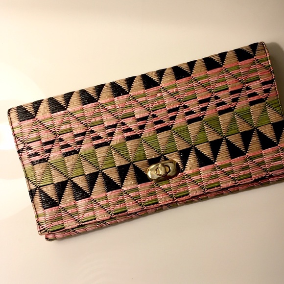 ✨Sale!✨Multicolor Woven Clutch