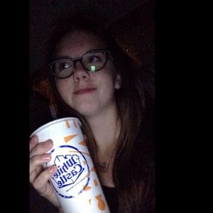 Meet your Posher, Kaitlyn