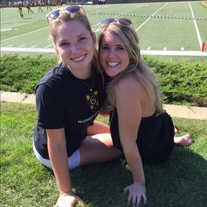 Meet your Posher, Courtney