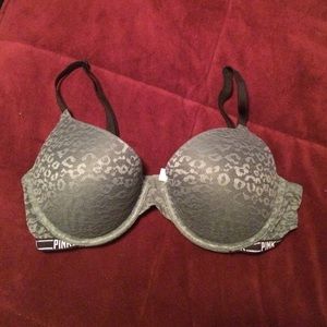 Pink victorias secret bra (RESERVED)