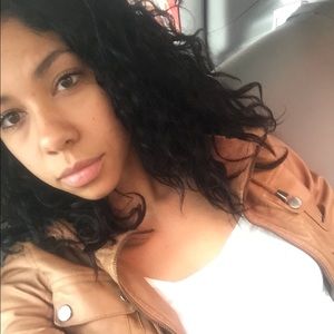Meet your Posher, Daesha