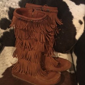 Real Minnetonka 5 fringe boots