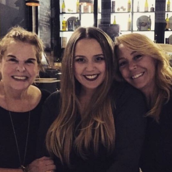 Meet Your Posher, Samantha - Picture 2 of 2