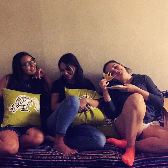 MEET YOUR POSHER - Picture 3 of 3