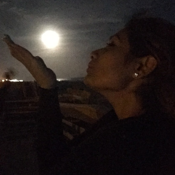 Meet your Posher, Ashley - Picture 1 of 1