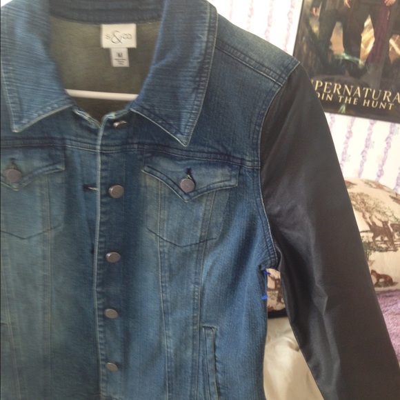 Jean jacket with leather for the sleeves - Picture 2 of 3
