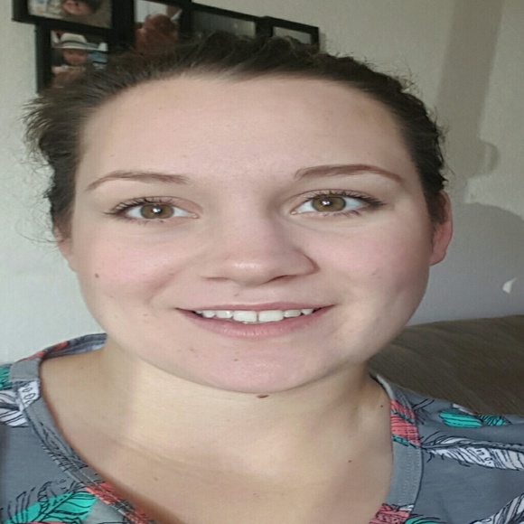 Meet your Posher, Kylee - Picture 1 of 1