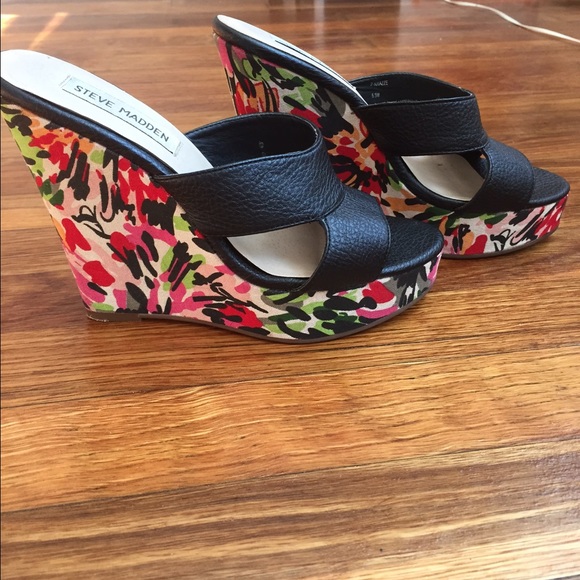 Steve Madden Shoes - Beautiful Steve Madden wedges