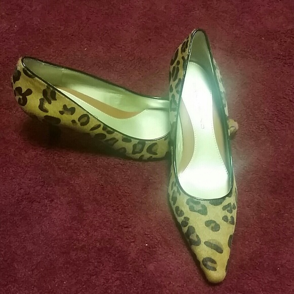 Leopard print bandolino career heels