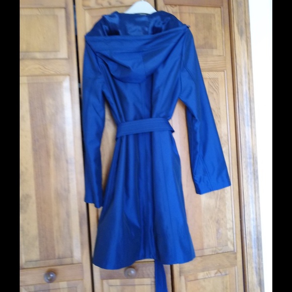 Navy trench coat w/hood - Picture 2 of 2
