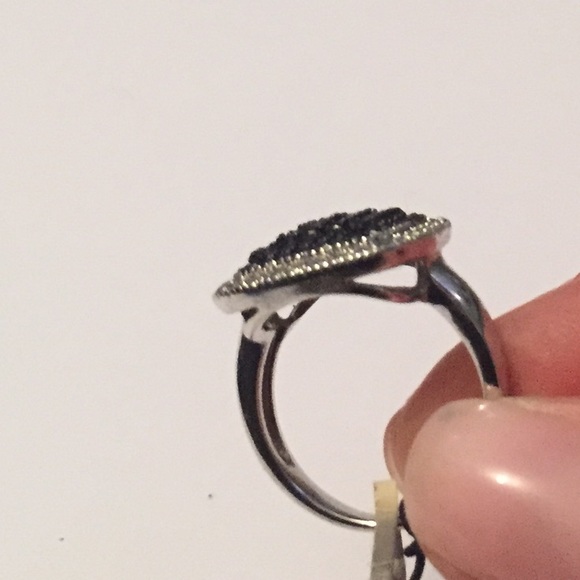 Victoria Townsend ring - Picture 3 of 4