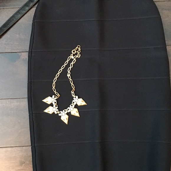 BCBG MaxAzria Fitted Black Pencil Skirt xs - Picture 3 of 4