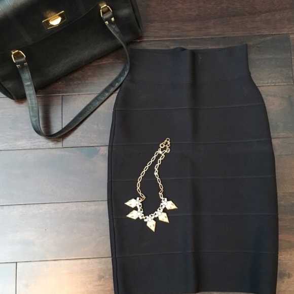 BCBG MaxAzria Fitted Black Pencil Skirt xs - Picture 4 of 4