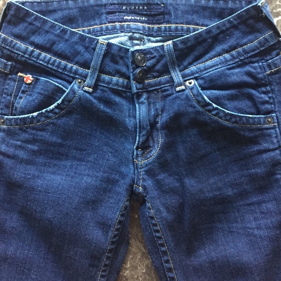 Styling Hudson Jeans💙 - Picture 3 of 4