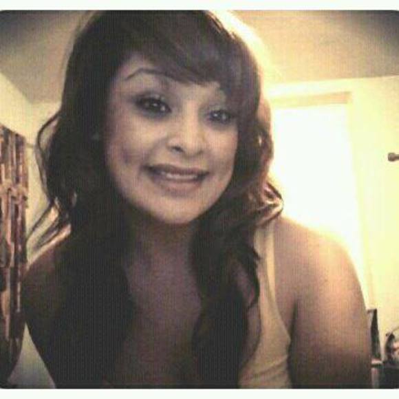 Meet your Posher, Leonela