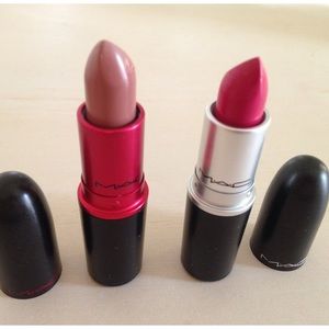 MAC LIPSTICK.