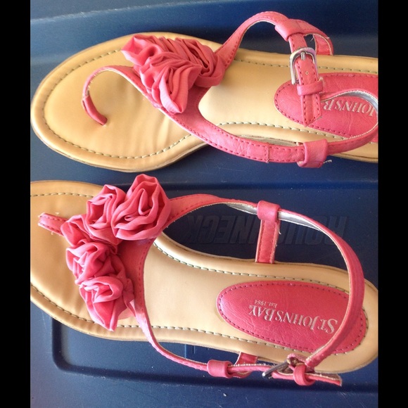 Sandals - Picture 2 of 3